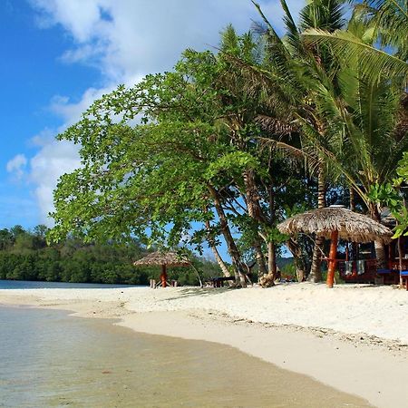 Blue Bay Divers Likupang Exterior foto