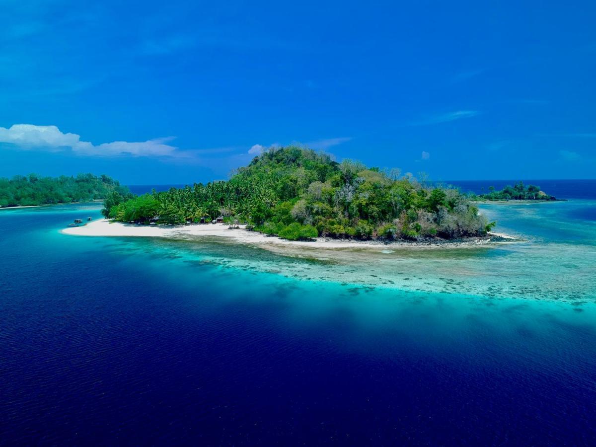 Blue Bay Divers Likupang Exterior foto