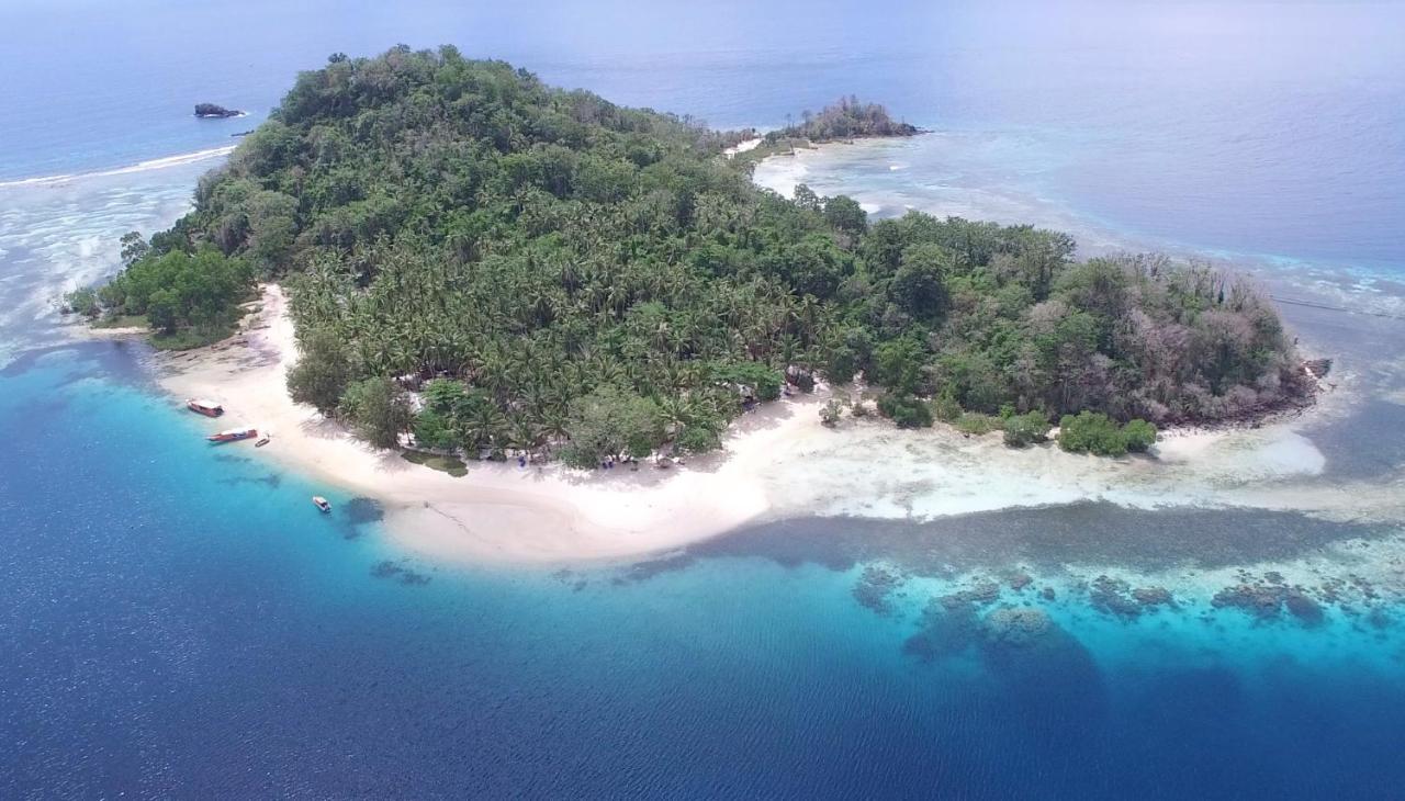 Blue Bay Divers Likupang Exterior foto