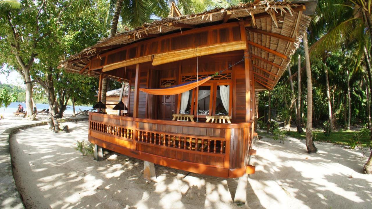 Blue Bay Divers Likupang Exterior foto