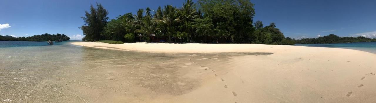 Blue Bay Divers Likupang Exterior foto
