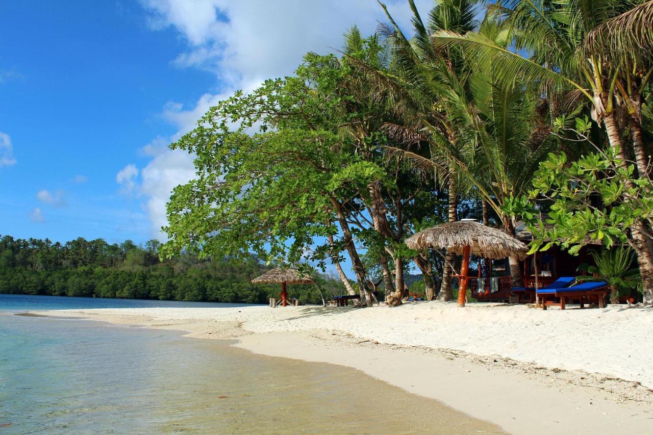 Blue Bay Divers Likupang Exterior foto